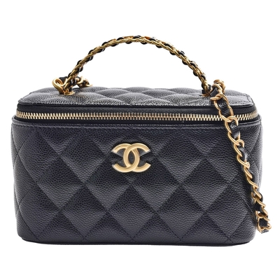 CHANEL香奈兒 經典雙C LOGO菱格粒紋牛皮皮革提把手提/斜背化妝包(黑色)