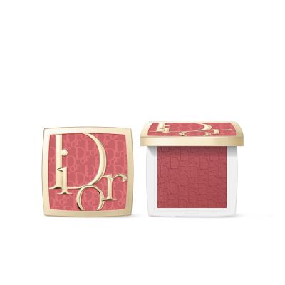 Christian Dior迪奧粉漾緹花頰彩盤 奇幻星願為2025聖誕限量特別版，以奢華質感與獨特色調為特色，提供4.5g精緻容量，適合各種膚質使用，輕盈覆蓋力強，打造自然紅潤好氣色。此產品為貨源，品質與專櫃一致，可直接使用於臉部，儲存期限為3-5年，請詳見產品包裝標示。