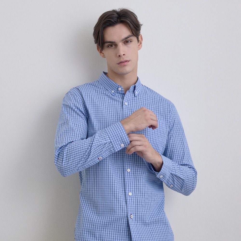 GIORDANO 男裝輕薄長袖襯衫 City Wander系列【多色任選】 (83 藍X白X海軍藍)