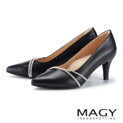 MAGY 牛皮鑽飾細緻尖頭高跟鞋 黑色