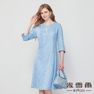 MYVEGA麥雪爾 刺繡蕾絲五分袖短洋裝-藍