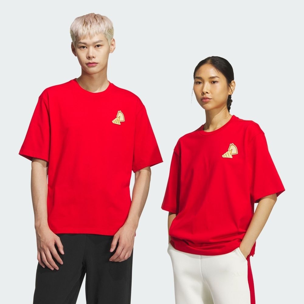 adidas 愛迪達短袖上衣男女中性寬鬆版型馬年CNY 亞規NYR GFX SS TEE 紅