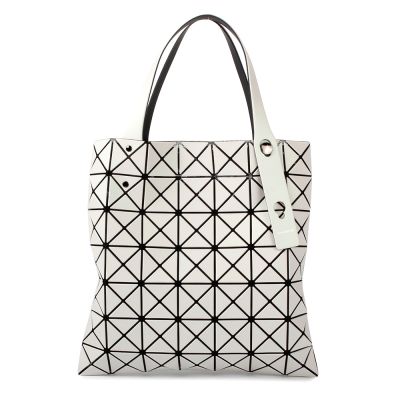 ISSEY MIYAKE 三宅一生BAOBAO PRISM MATTE 珍珠光澤霧面方格7x7手提包-白色