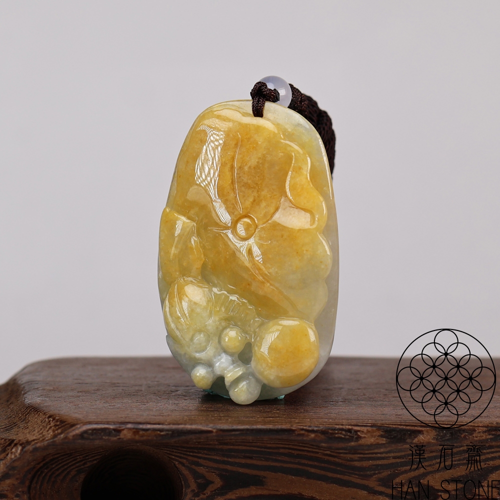 中国 翡翠玉 時代物 天然黄翡翠陽彫金魚蓮玉珮 / 根付