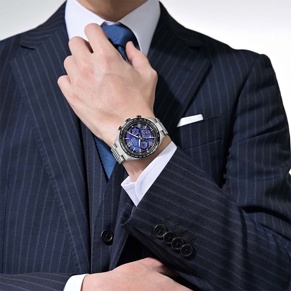 純銀　平安 美照 造 (加澤美照) 鎚目打　静海盆 打出 約378.35ｇ共箱 純銀 平安 美照 造 (加澤美照) 鎚目打 静海盆 打出 約378.35