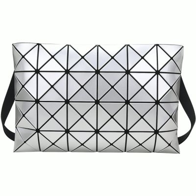 ISSEY MIYAKE 三宅一生 BAOBAO LUCENT 6X4 亮面大格幾何斜背包(銀色)