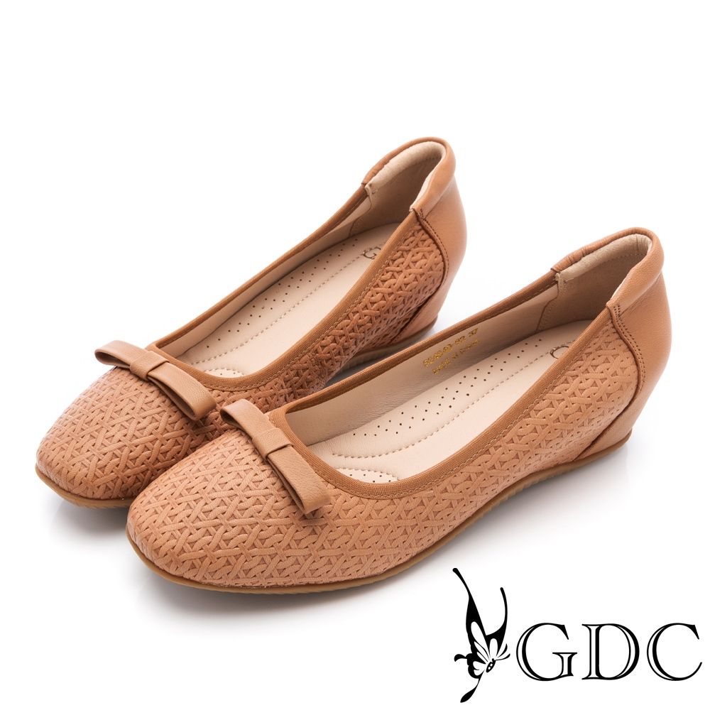 GDC-蝴蝶結壓紋羊皮內增高平底娃娃鞋-棕色