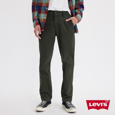 Levis 男款 Chino工作休閒褲 / 後袋蓋摩登設計