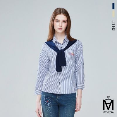 MYVEGA麥雪爾 MA棉質造型披肩條紋logo刺繡襯衫-共二色