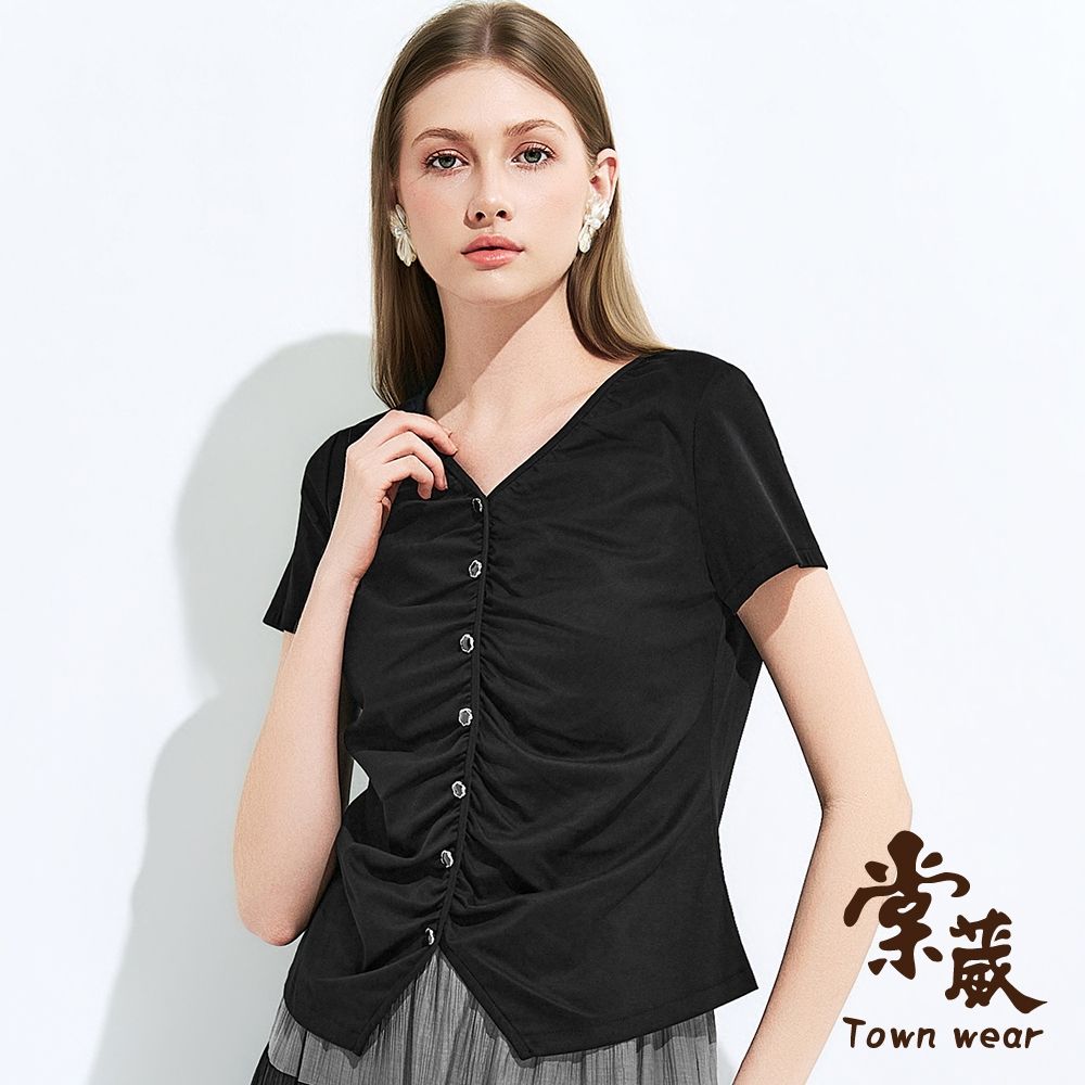 【TOWNWEAR棠葳】雅緻V領抓皺釦飾上衣(女上衣/短袖/V領/抓皺/修身/修飾/排釦/氣質/優雅) (黑色系)