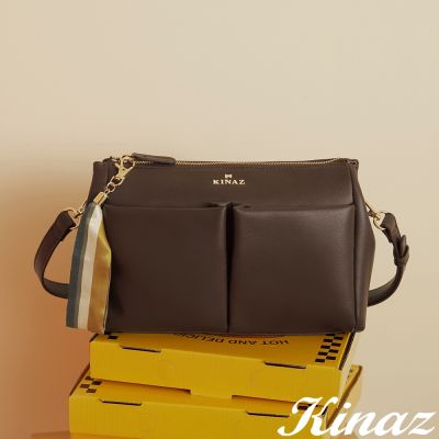 KINAZ 絲巾腕帶吊飾雙口袋雙層斜背包-熱濃可可-可可夾心系列