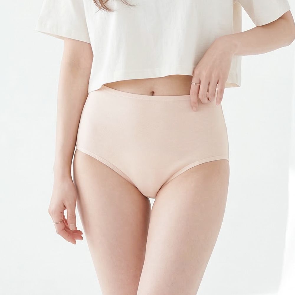 【Clany 可蘭霓】純棉長效抗菌中腰內褲 (M-2XL)｜加大尺碼 透氣包臀 2237 裸感膚