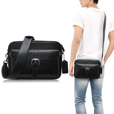 COACH 卵石紋皮 / 男女適用 小款 / 斜背包(黑色)