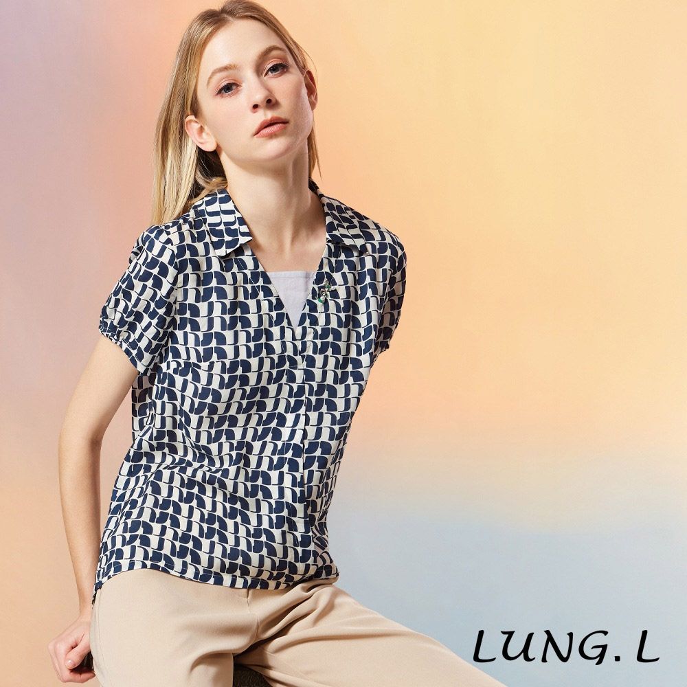 LUNG.L林佳樺 藍色幾何印花翻領假兩件短袖棉質女裝上衣 LU42A
