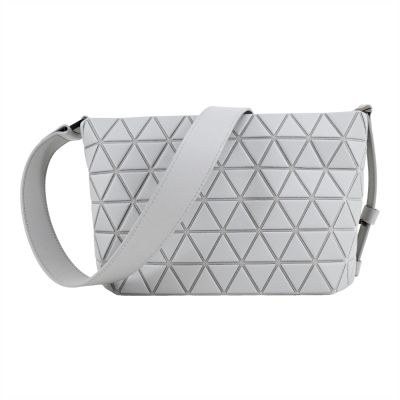 ISSEY MIYAKE 三宅一生 BAOBAO CRYSTAL MATTE 單肩包-淺灰