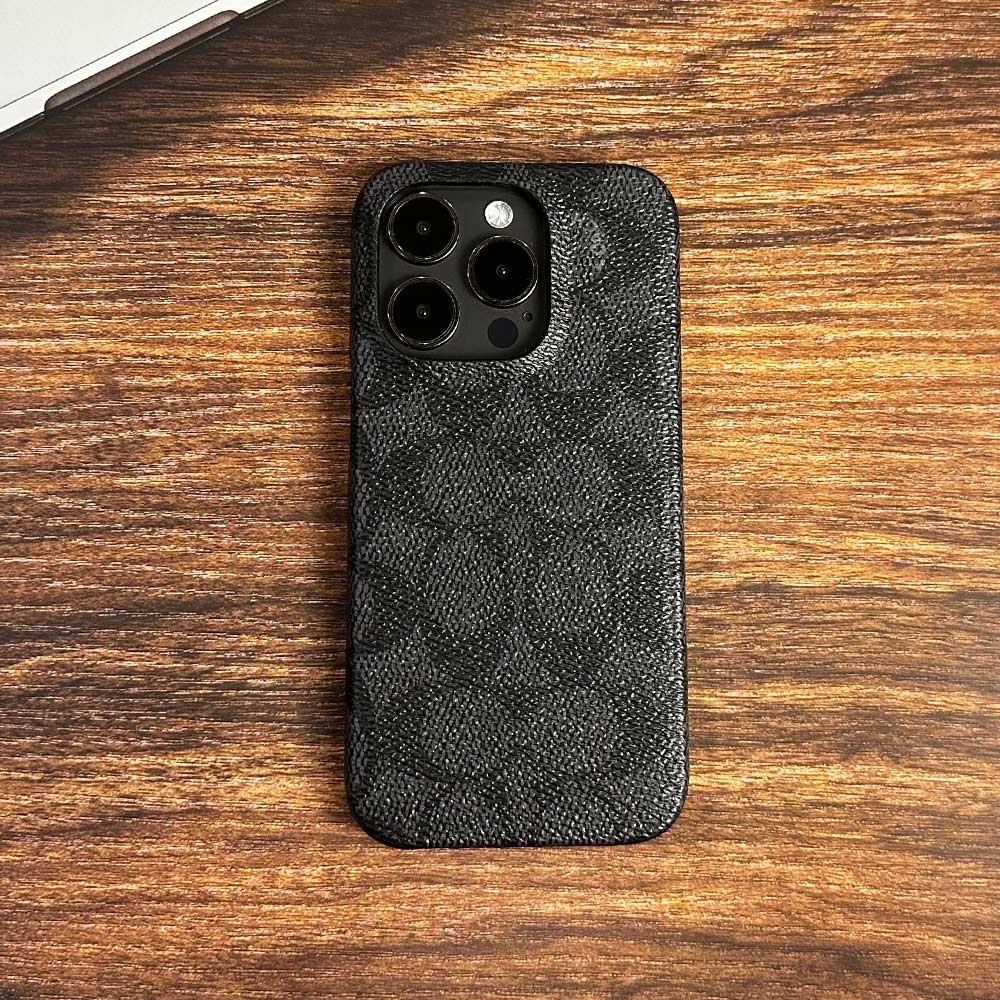 COACH】iPhone 12 & 13 Pro Max 精品手機殼灰色經典大C | 保護殼/皮套