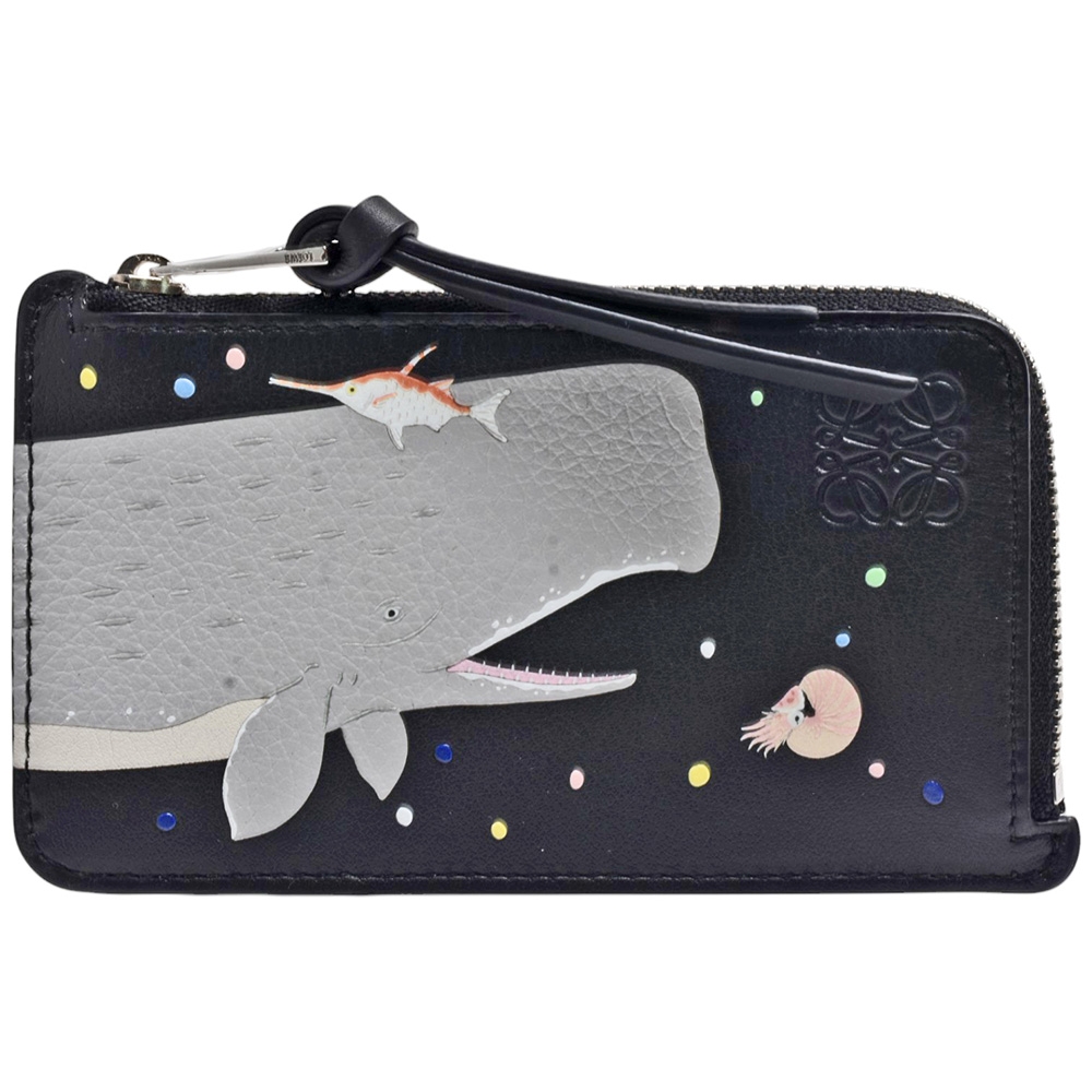 LOEWE 經典品牌LOGO壓印小牛皮海洋世界鯨魚圖案L型拉鍊零錢包(黑色) | 歐系精品包/配件| Yahoo購物中心