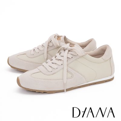 DIANA 舒適異材質拼接綁帶平底德訓鞋 米色