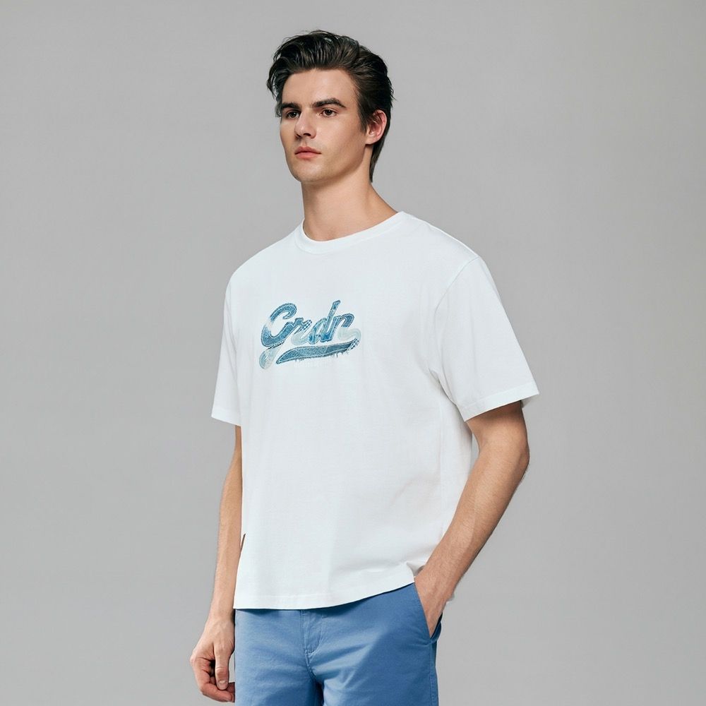GIORDANO 男裝復古拼接牛仔字母短袖T恤 - 02 皎白 (02 皎白)