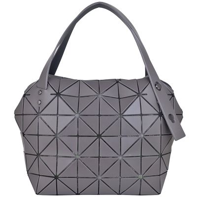 ISSEY MIYAKE 三宅一生 BAOBAO 灰色皮質三角格10x6手提/肩背包
