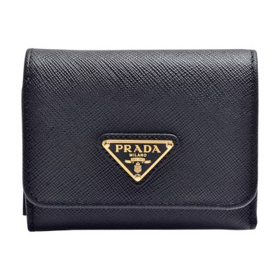 PRADA SAFFIANO TRIANG系列金色三角LOGO防刮牛皮暗釦三折短夾(黑/金)