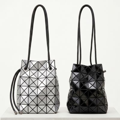 ISSEY MIYAKE WRING 三宅一生 BAOBAO 6x4 亮面幾何肩背水桶包-2色可選