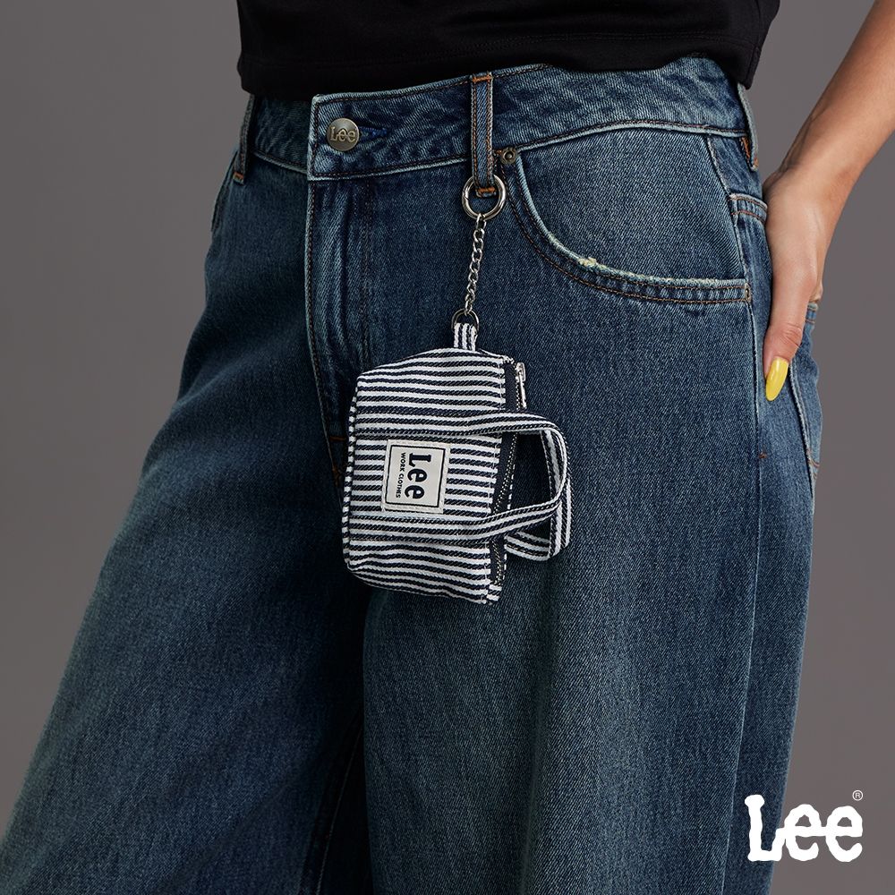 Lee 男女同款 迷你托特包造型吊飾 藍白條紋 LB63500239L