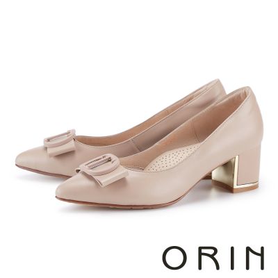 ORIN 羊皮金屬方釦尖頭粗中跟鞋 裸色