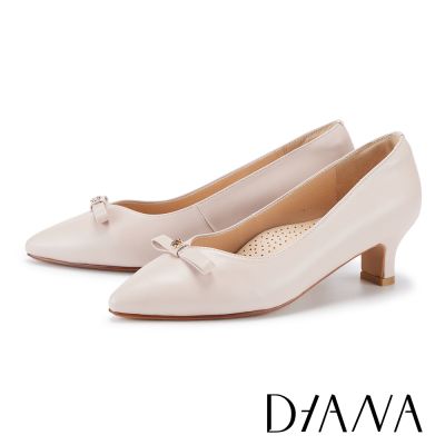 DIANA  氣質蝴蝶結牛皮尖頭低跟鞋 米色