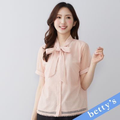 betty’s貝蒂思　洞洞蕾絲領口綁帶短袖襯衫(粉色)