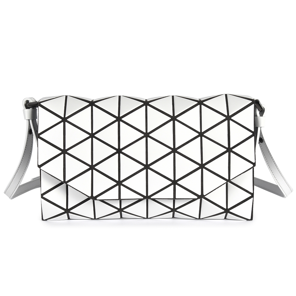 ISSEY MIYAKE 三宅一生BAOBAO TONNEAU MATTE 霧面幾何菱格翻蓋手拿/斜背包-白色