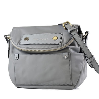 MARC JACOBS 高密度尼龍磁吸釦翻蓋馬鞍包-灰色