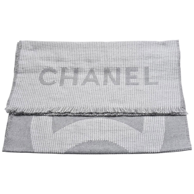 CHANEL 經典雙C LOGO千鳥格雙面喀什米爾羊毛圍巾(灰色)