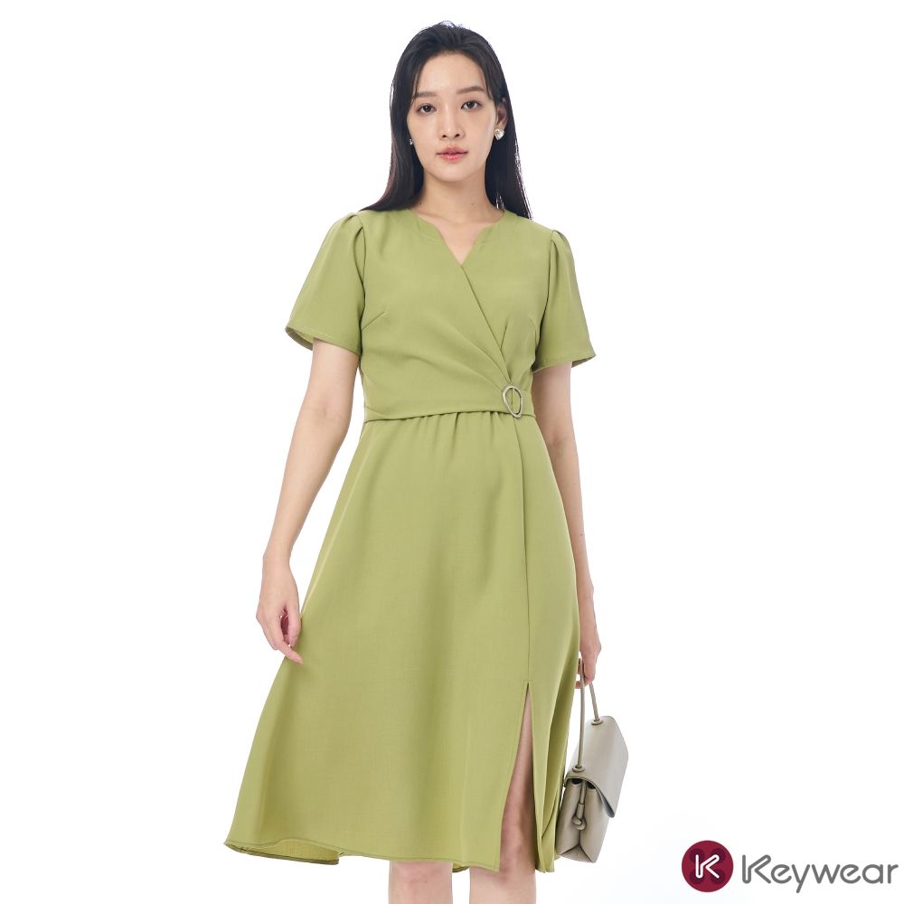 KeyWear奇威名品    純色V領短袖洋裝-黃綠色