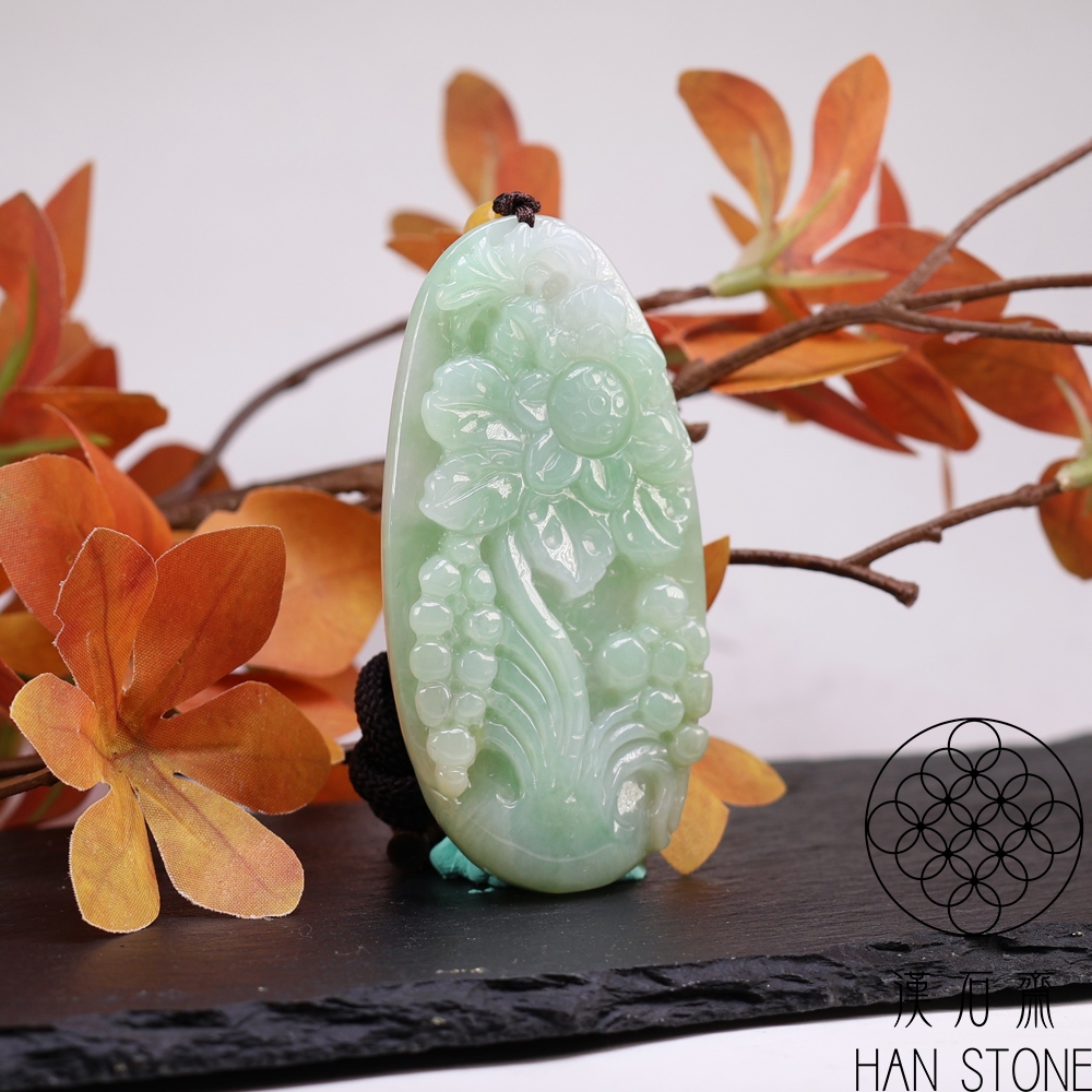 本翡翠　巧調⭐️ 蓮花鴛鴦　ストラップ　新品 5748 本翡翠 巧調⭐️ 蓮花鴛鴦 ストラップ 新品 5748