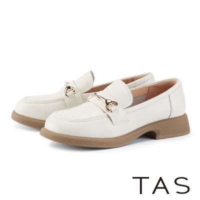 TAS 率性馬銜釦牛皮低跟樂福鞋 米色
