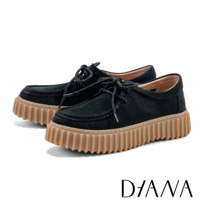 DIANA 舒適真皮綁帶厚底袋鼠鞋 黑色