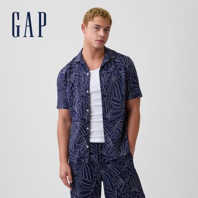 【GAP】標準版型亞麻混紡度假襯衫-海軍藍葉(763001)