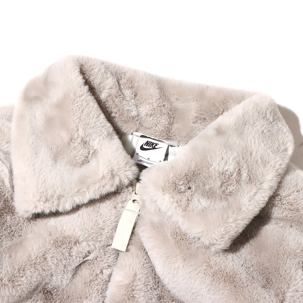 ジャケット・アウター NIKE AS WNSW FX FUR GFX AOP LNG JKT NIKE - ナイキ AS WNSW FX FUR GFX AOP LNG JKT ジャケットの通販 by