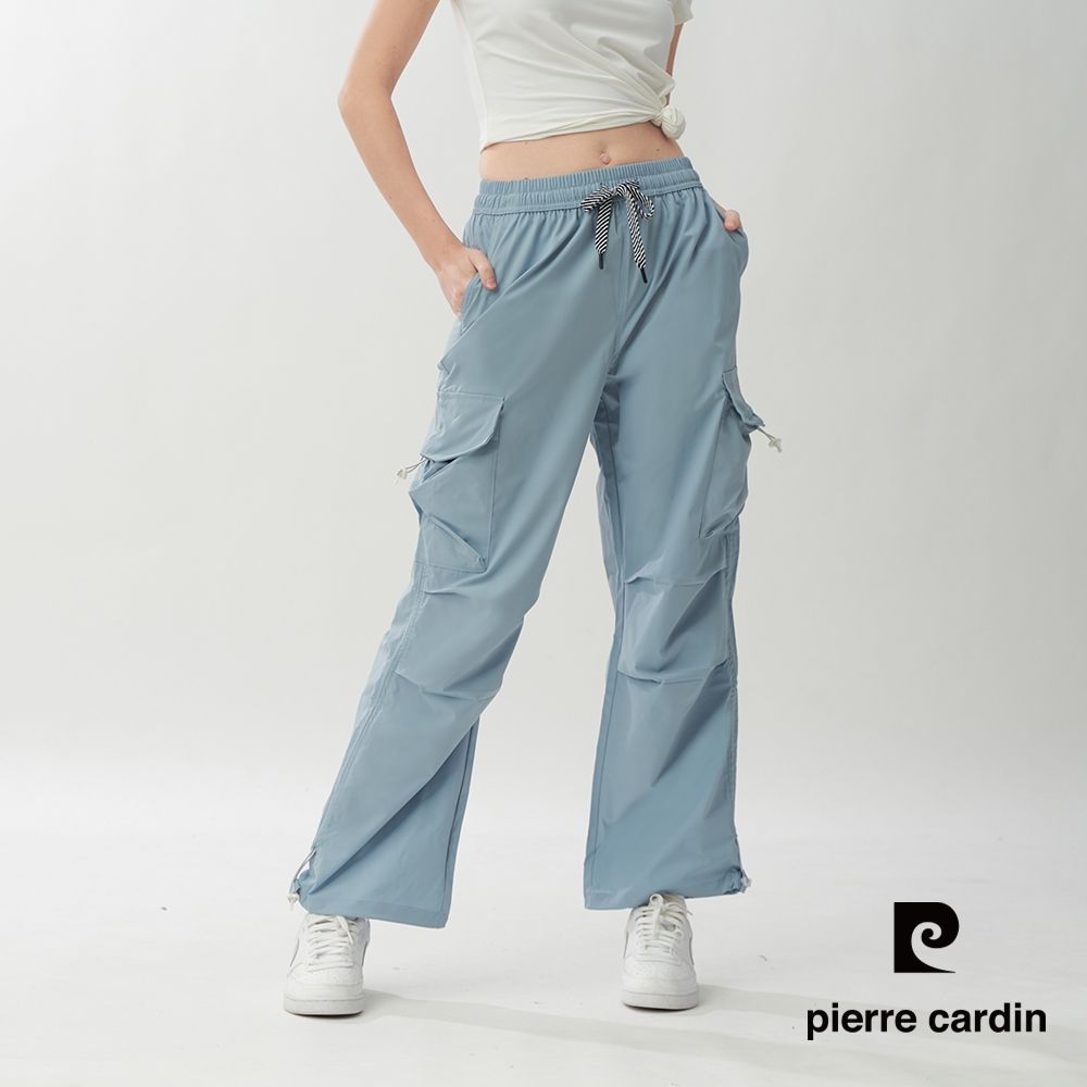 pierre cardin 皮爾卡登 網路獨家 女款 輕量機能工裝口袋休閒褲(四色任選) (淺藍色系)