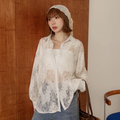 OB嚴選中大尺碼-唯美鏤空蕾絲後開衩綁帶襯衫上衣《AB21337》