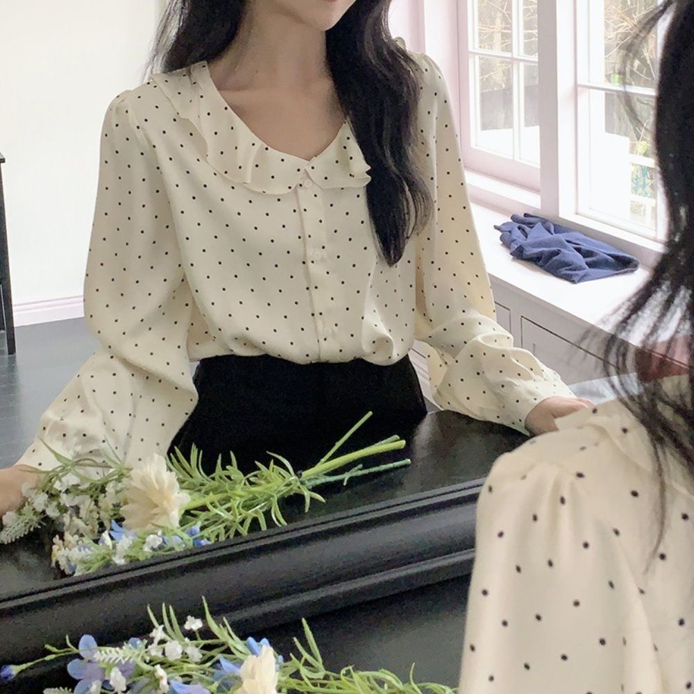 MOCO法式氣質韓國chic氣質甜美小眾波點木耳邊圓領緞面排釦襯衫