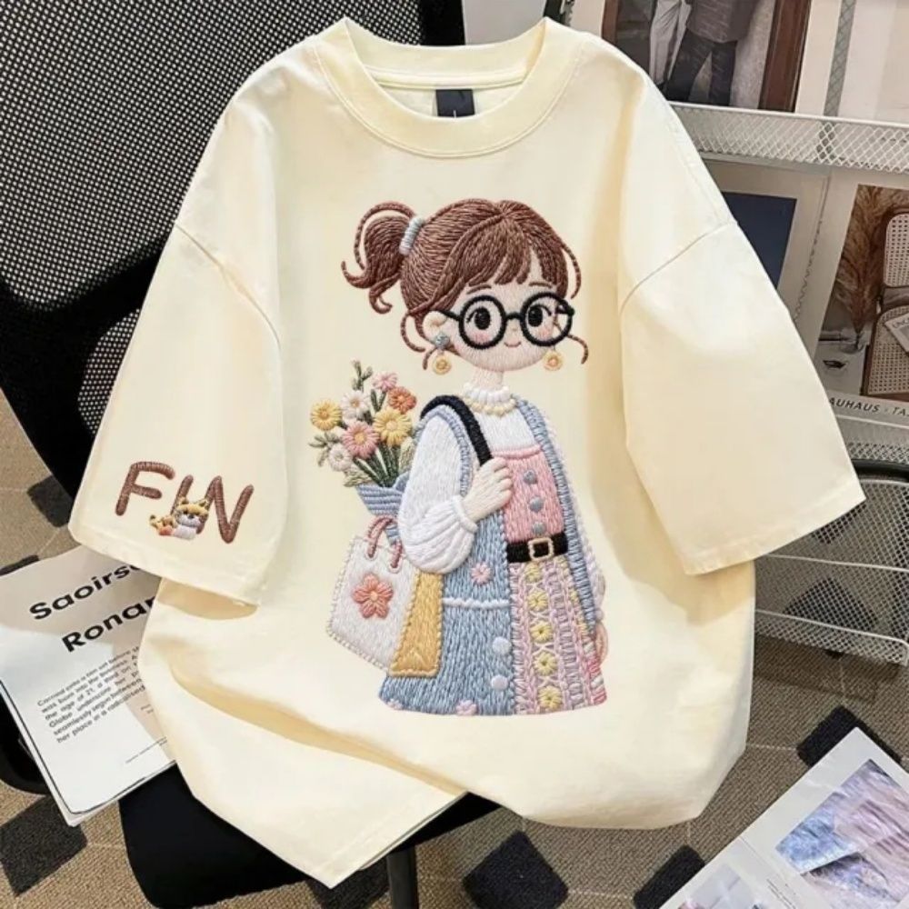【LANNI 藍尼】★卡通女孩印花寬鬆圓領T恤(女裝/短袖上衣/休閒/百搭/日系/通勤) (杏)