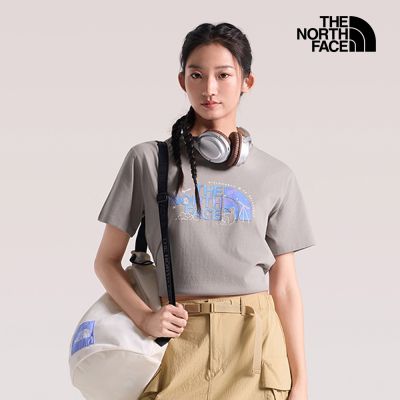 【The North Face 官方旗艦】北面女款淺棕色圖案印花短袖T恤｜8GW82MB