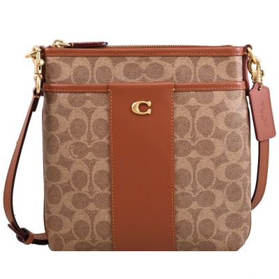 COACH Kitt 經典LOGO滿版印花斜背扁包(駝/紅棕)
