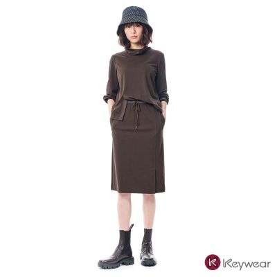 KeyWear奇威名品 前側開叉寬鬆休閒淨色中長裙(共2色)-咖啡色