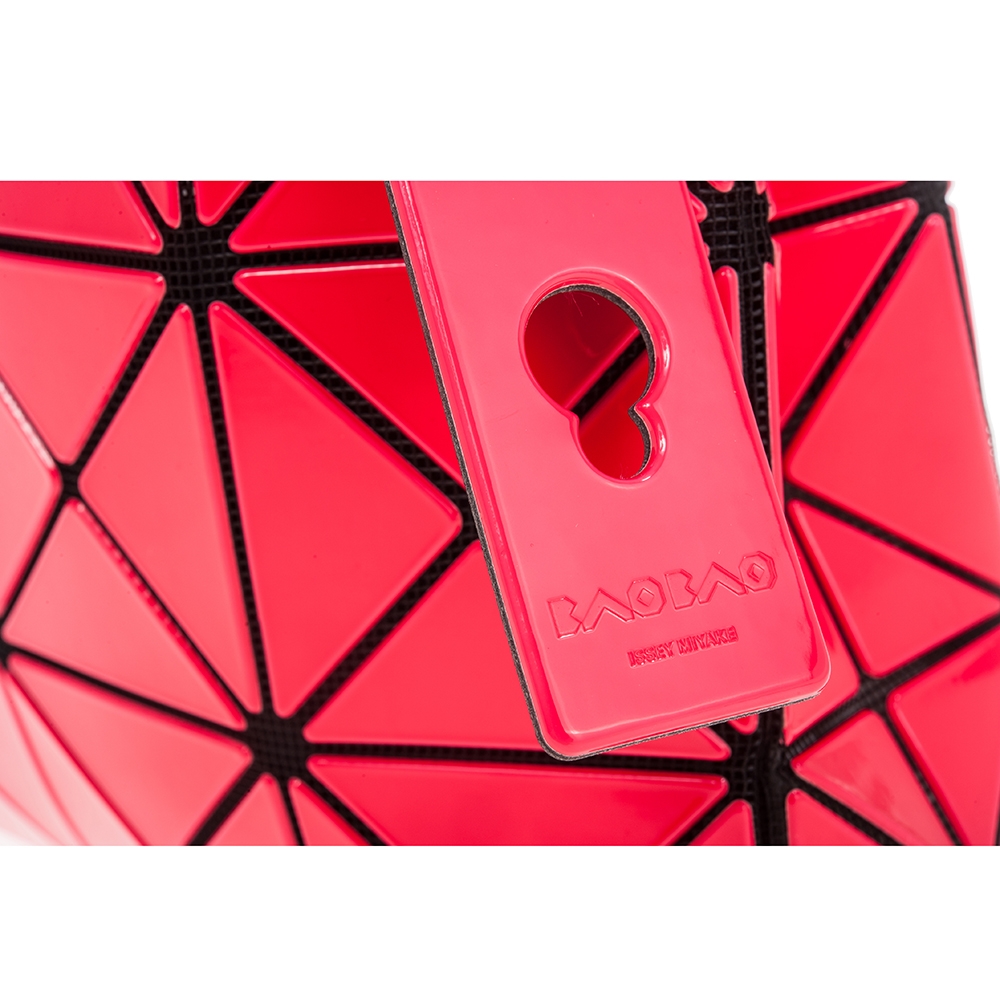 BaoBao 一生三宅　CARAT 2 希少品 ISSEY MIYAKE三宅一生】BAO BAO CARAT-2 3X3 亮面金屬色手提小方