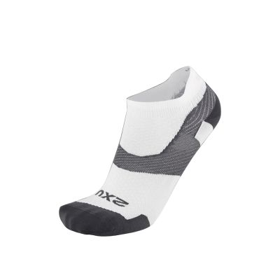 2XU U Vectr Ultralight No Show Compression Socks 中性 輕量緩震足弓機能隱形壓縮襪｜白