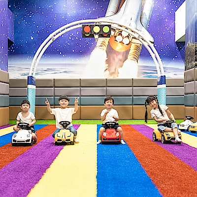 【台中鳳凰酒店】精緻雙人房★2大贈1小7歲以下含早午餐可加價升等房型（贈星際樂園門票2張）M0