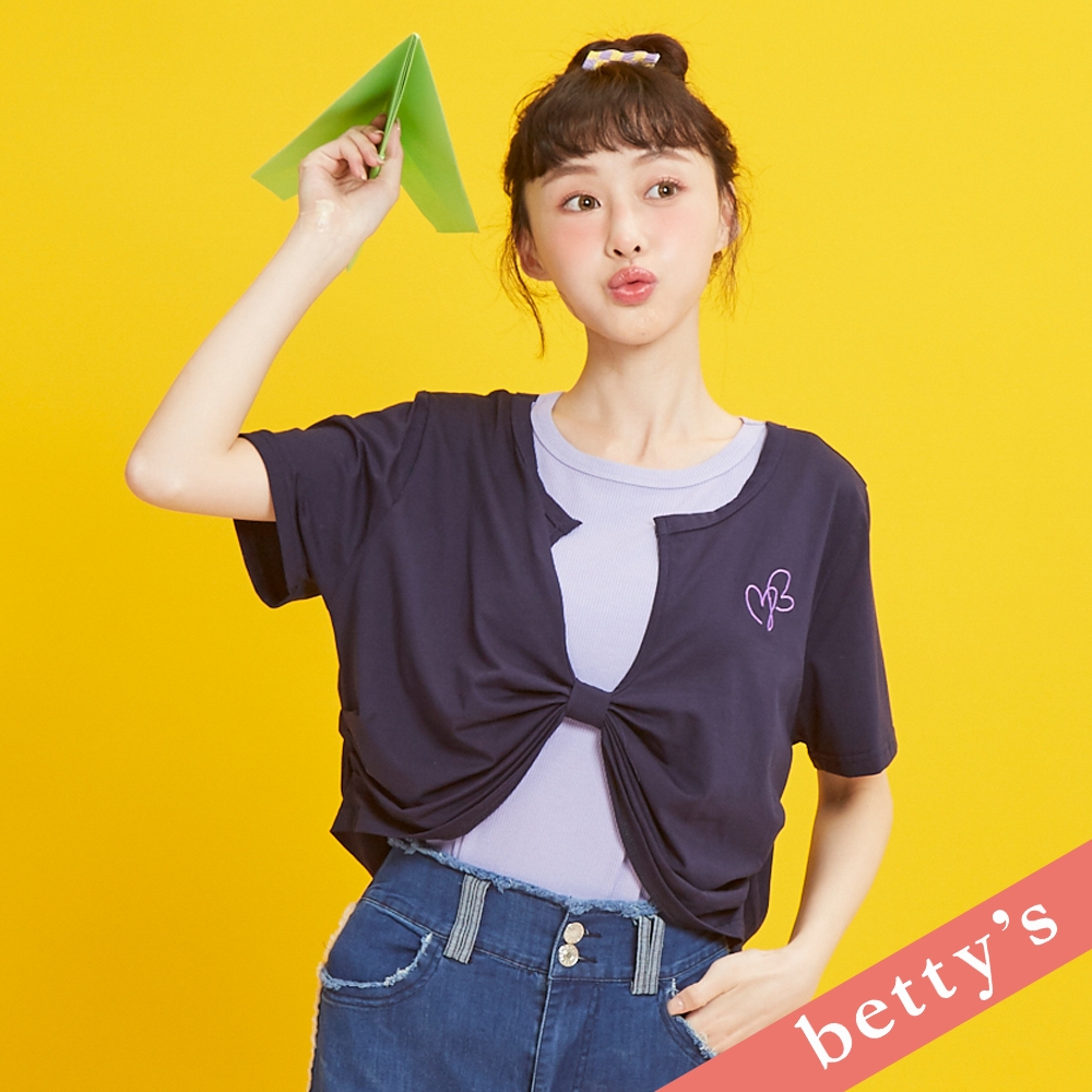 betty’s貝蒂思　假兩件愛心刺繡短袖T-shirt(深藍) (深藍)